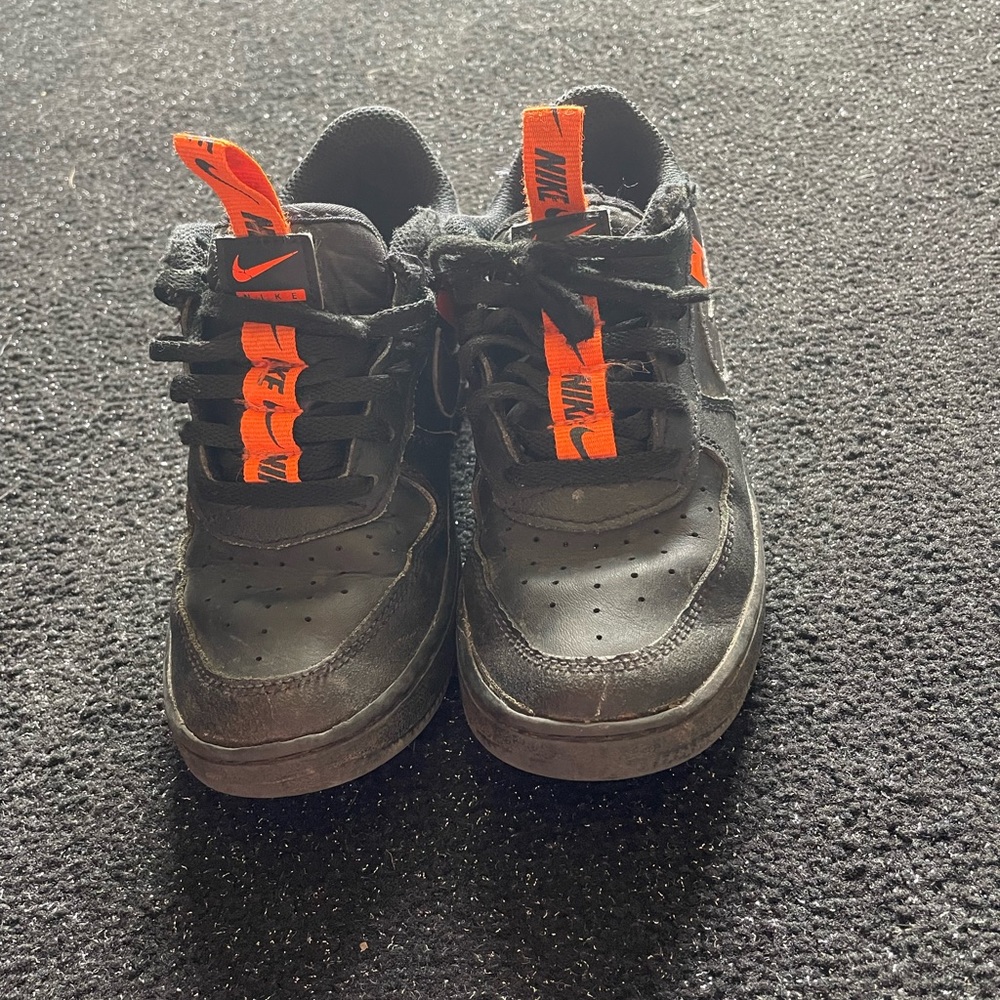 Boys Nike trainers - Picture 3 of 3